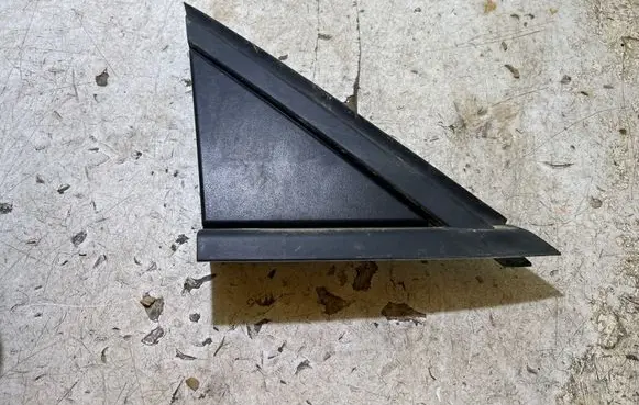 Opel Crossland X Front door glass trim molding 13482335