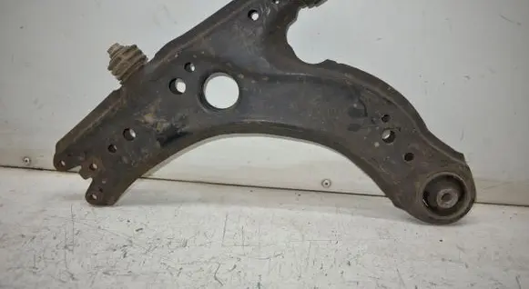 Front lower control arm/wishbone