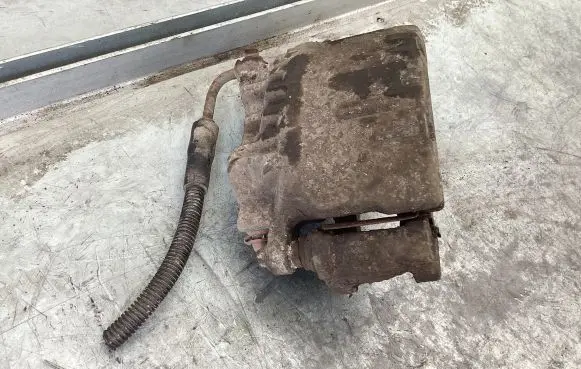 Cadillac CTS Front brake caliper