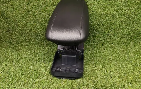 Volvo V40 Armrest 31403336 0P503520 151480140