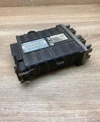 Volkswagen PASSAT B3 Engine control unit/module ECU 443907403G 0280000739