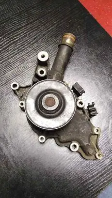 Mercedes-Benz Vito Viano W638 Water pump 6112010110