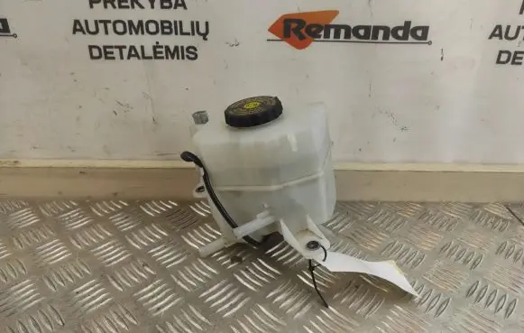 Brake fluid reservoir