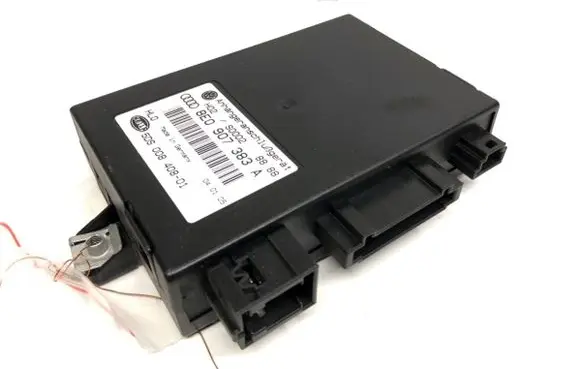 Volkswagen Touran I Tow bar trailer control unit/module 8E0907383A