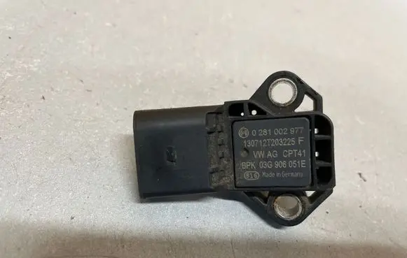 Audi A6 S6 C7 4G Air pressure sensor 038906051B