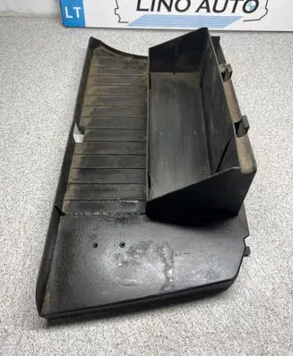 BMW 3 E36 Other trunk/boot trim element 8132337
