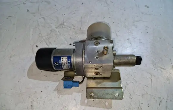 BMW 7 E65 E66 Tailgate hydraulic pump motor 7015009