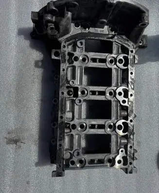 Citroen C4 Cactus Oil filter mounting bracket 9685737310 3837