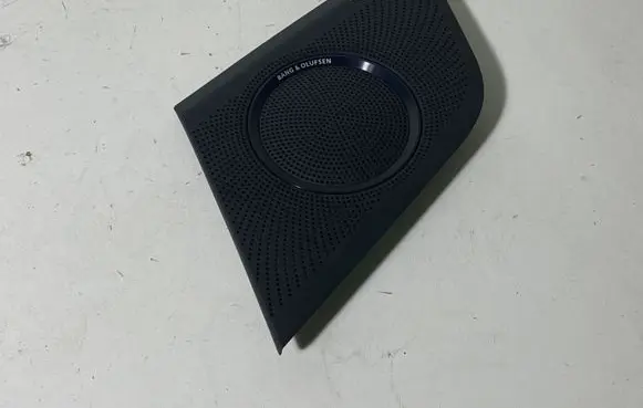 Side speaker trim/cover