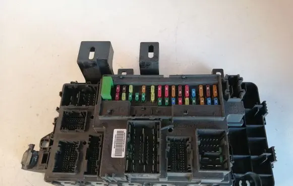 Ford Mustang VI Fuse module FR3T15604BJ FR3T15604