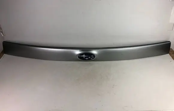 Subaru Forester SH Rear light center trim bar blend