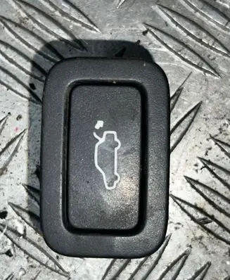 Volvo V70 Tailgate opening switch 31264960