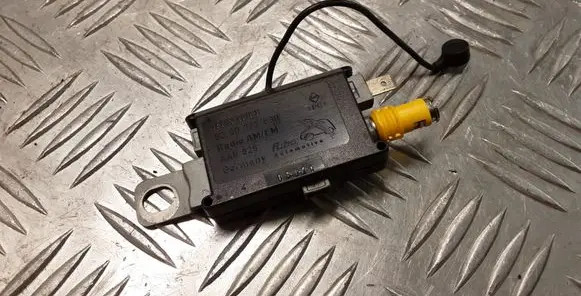 Renault Laguna II Aerial antenna amplifier 8200002590