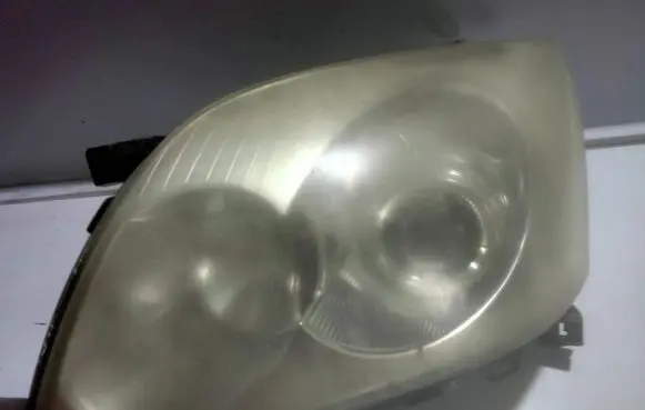 Toyota Avensis T250 Headlight/headlamp 8117005194