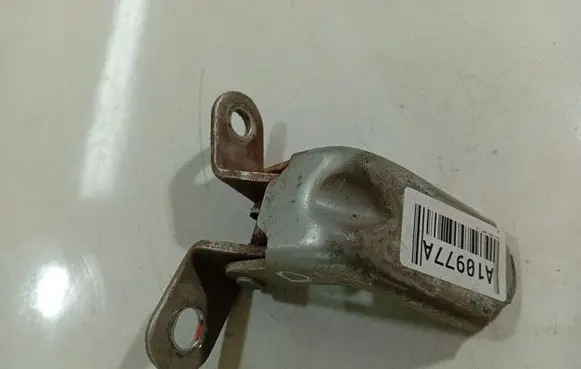 KIA Ceed Front door upper hinge 