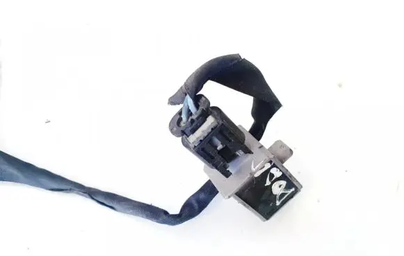 Mercedes-Benz C AMG W204 Airbag deployment crash/impact sensor a204820125 04896011ab
