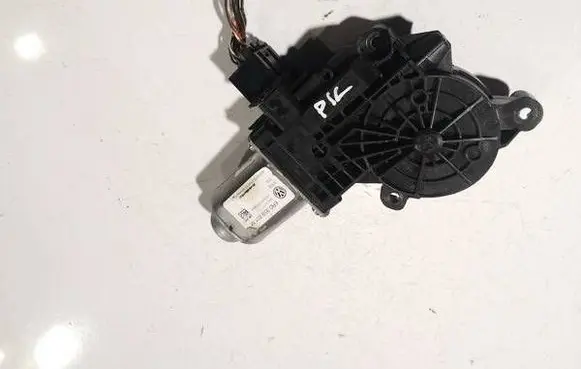 Seat Ibiza IV (6J,6P) Front door window regulator motor 6R0959801M