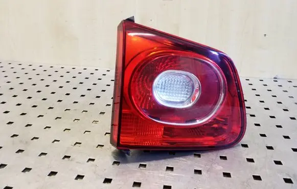 Volkswagen Tiguan Tailgate rear/tail lights 5N0945093C