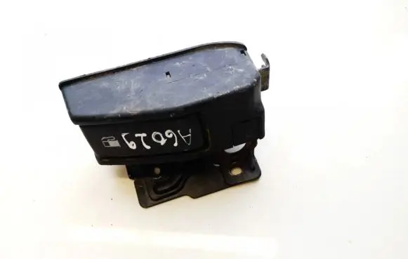 Subaru Outback Fuel tank opening switch 