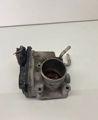 Toyota Corolla E120 E130 Throttle valve 220300D020 01134A