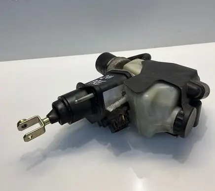Mercedes-Benz E W211 Master brake cylinder A0004300712 0004300712