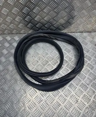 Honda HR-V Rear door rubber seal (on body) 