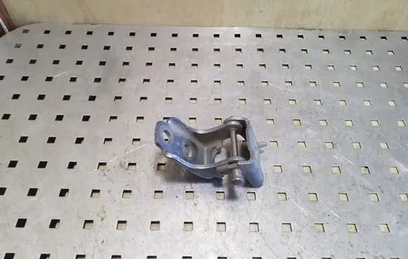 Peugeot 508 Rear door lower hinge