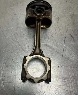 Mitsubishi Outlander Piston with connecting rod 63DV