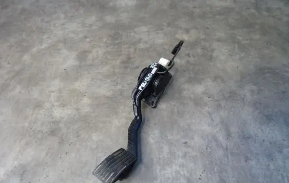 Peugeot 407 Accelerator throttle pedal 9650341880