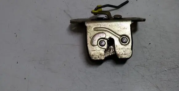 Mitsubishi Carisma Tailgate/trunk/boot lock/catch/latch