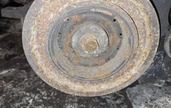 Nissan Note (E11) Crankshaft pulley