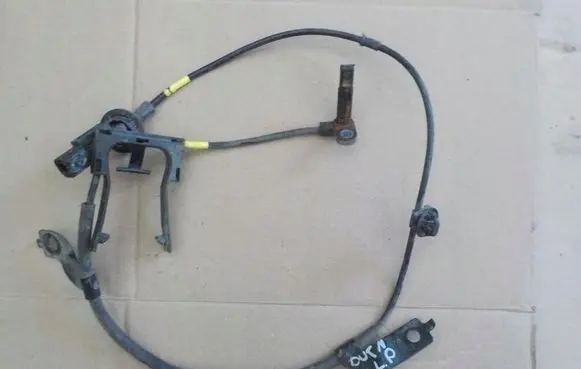 Mitsubishi Outlander ABS brake wheel speed sensor 0999877