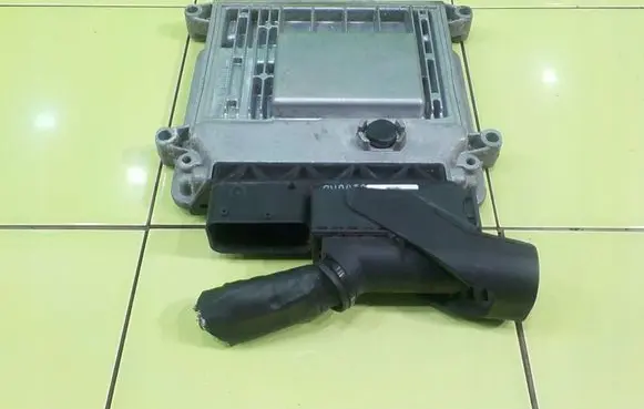KIA Carens II Engine control unit/module 391162B040