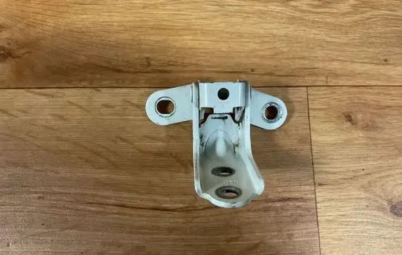 Hyundai i30 Rear door lower hinge 