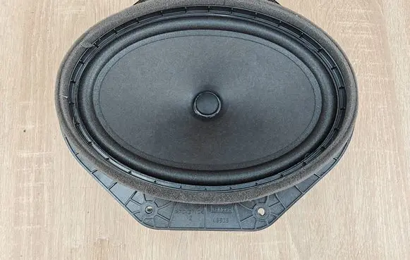 Volkswagen Amarok II Front door speaker N1WT18808MB