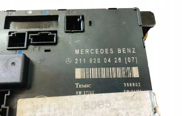 Mercedes-Benz E W211 Door control unit/module 2118200426