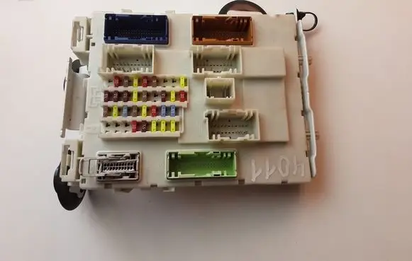 Ford Focus Fuse module F1ET14014
