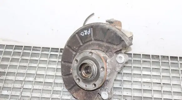 Volkswagen PASSAT B7 Front wheel hub