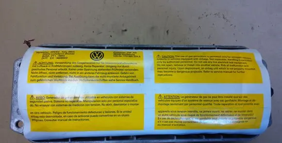 Volkswagen Touran I Passenger airbag 1T0880204A