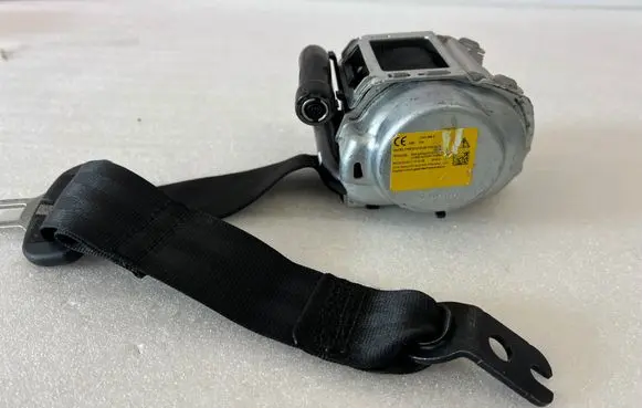 Audi Q2 - Rear seatbelt 81A857805 34212999B 773553