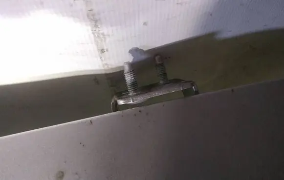Ford Focus Tailgate/trunk/boot hinge
