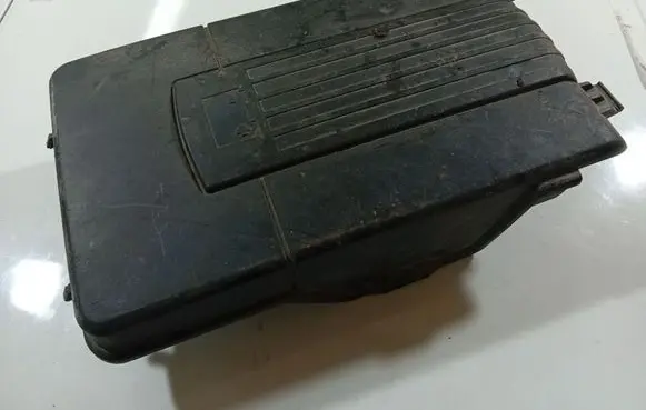 Volkswagen PASSAT B6 Battery box tray cover/lid 1K0915443A