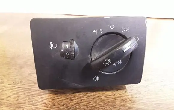 Ford Focus C-MAX Light switch 3M5T13A024