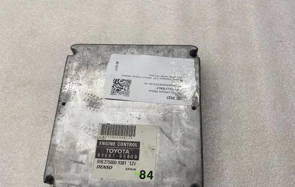 Toyota Corolla E120 E130 Engine control unit/module 8966105840