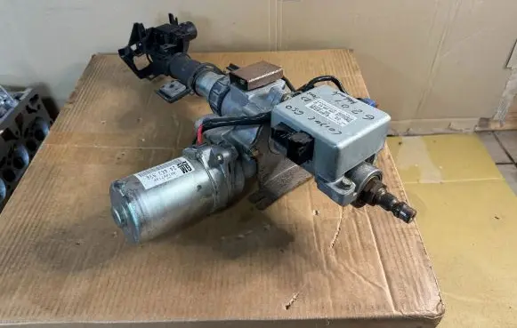 Opel Corsa C Power steering pump 001407140 24463938