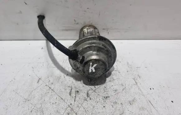 Volkswagen Golf III EGR valve 028131501K