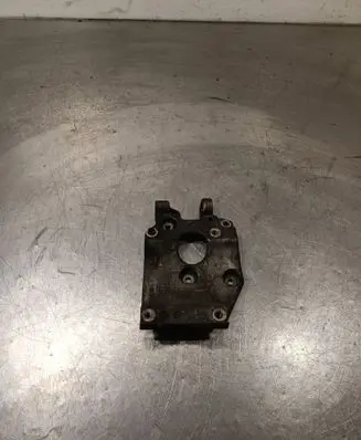 Volvo V50 A/C compressor mount bracket 9646719580