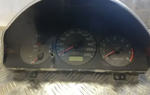 Mazda 323 F Speedometer (instrument cluster) BJ3NB