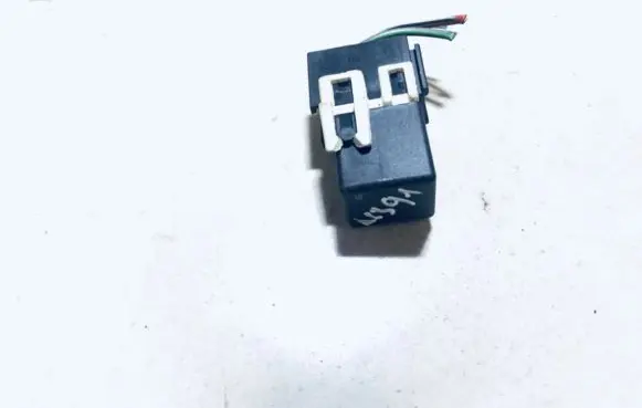Mercedes-Benz A W168 Other relay a0025421319 v23134b52x336