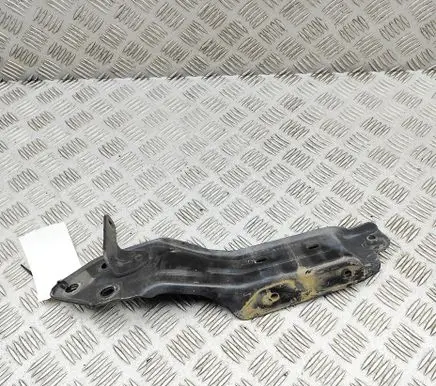 Fender mounting bracket
